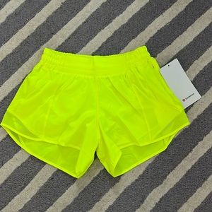 Lululemon Hotty Hot LR Short 4” Lined